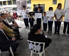 Governador Beto Richa, acompanhado pela secretária da Educação, Ana Seres Trento Comim, secretário da Comunicação Social, Deonilson Roldo e demais autoridades, participa do lançamento do Aplicativo Sinalário, aplicativo para estudantes com deficiência autidiva.Curitiba, 03/10/2017Foto: Ricardo Almeida  ANPr