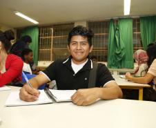 Secretaria Estadual de Educação do Paraná; Instituto de Educação Erasmo Piloto do Paraná, alunos estrangeiros matriculados no Celem tem aulas de português, na foto o aluno Israel Antonio Lopez da Nicaragua. 27-02-18. Foto: Hedeson Alves