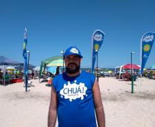 Cadeirantes e pessoas com dificuldade de locomoção podem tomar banho de mar no Litoral paranaense, graças ao Projeto Praia Acessível, desenvolvido em parceria pela Companhia de Saneamento do Paraná (Sanepar) e Secretaria Estadual da Família e Desenvolvimento Social (SEDS)