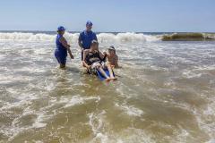 Acessibilidade: ampliado programa para auxiliar cadeirantes e pessoas com baixa mobilidade no banho de mar.Cadeiras anfíbias: banho de mar com segurança e dignidade.Curitiba, 07/02/2017.Foto: Divulgação Sanepar