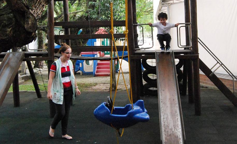 Próximo ao Dia Mundial de Conscientização do Autismo, em 2 de abril, a Secretaria Estadual da Saúde reforça a importância da intervenção precoce em crianças diagnosticadas com a síndrome. Em 2016, foram 950 mil atendimentos de reabilitação realizados no Estado, 63 mil deles em crianças. Curitiba, 30/03/2017.Foto: Divulgação SESA