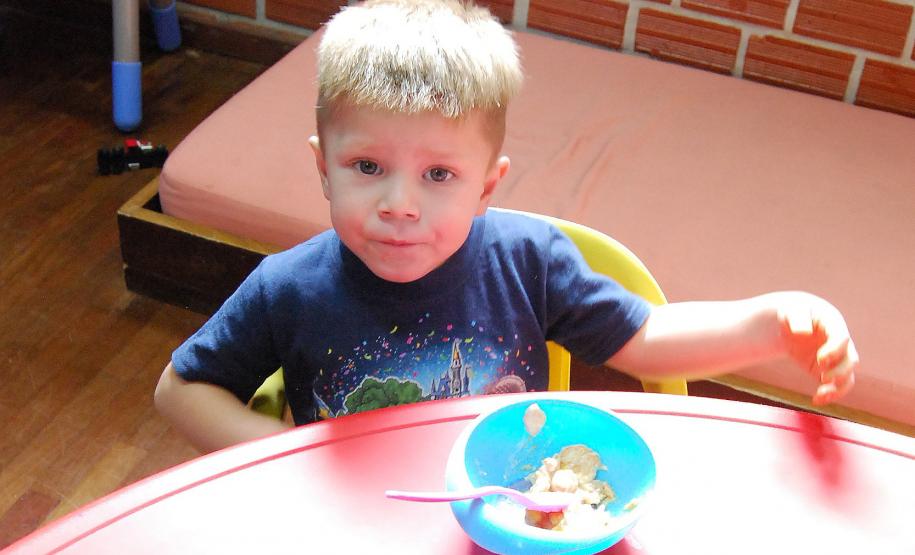 Próximo ao Dia Mundial de Conscientização do Autismo, em 2 de abril, a Secretaria Estadual da Saúde reforça a importância da intervenção precoce em crianças diagnosticadas com a síndrome. Em 2016, foram 950 mil atendimentos de reabilitação realizados no Estado, 63 mil deles em crianças. Curitiba, 30/03/2017.Foto: Divulgação SESA