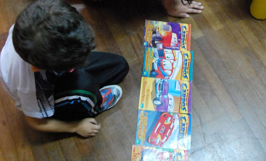 Próximo ao Dia Mundial de Conscientização do Autismo, em 2 de abril, a Secretaria Estadual da Saúde reforça a importância da intervenção precoce em crianças diagnosticadas com a síndrome. Em 2016, foram 950 mil atendimentos de reabilitação realizados no Estado, 63 mil deles em crianças. Curitiba, 30/03/2017.Foto: Divulgação SESA